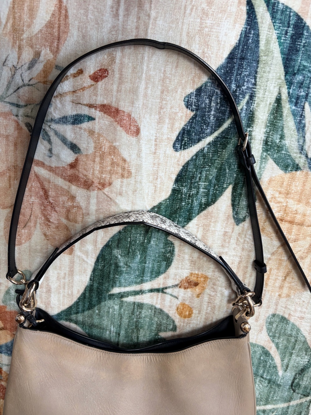 Coach NOMAD HOBO GLOVETANNED LEATHER
HANDBAG PURSE with Snake-Print Strap - Picture 13 of 14